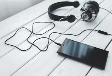 意甲媒体透露：巴黎圣日耳曼准备报价莱奥，米兰俱乐部目前还没有回应此事